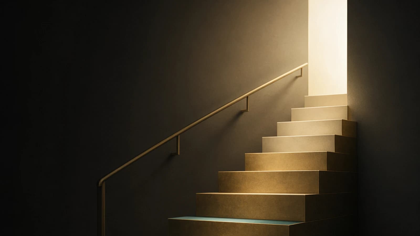 Escalier éclairé menant à une porte dans un mur sombre.